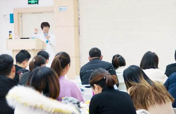 华西孕妈课堂专家解答《宝宝早教与智力开发》的疑惑！